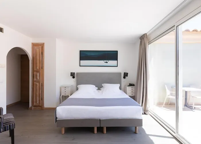 Le Mariana 3*