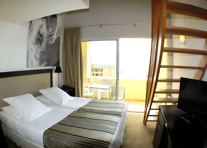 Hotel Le Mariana 3*