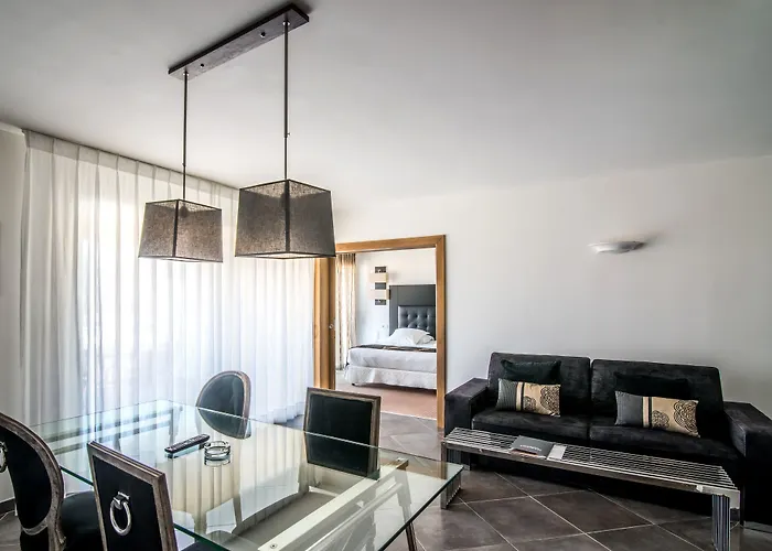 Le Mariana Hotel