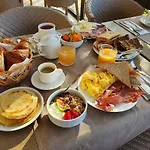 Hotel Le Mariana 3*