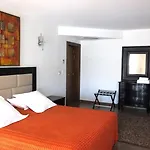 Le Mariana Hotel