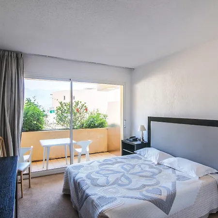 Le Mariana 3* Кальви