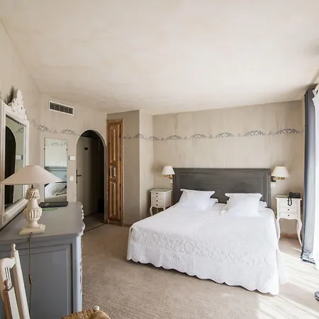 Отель Le Mariana 3*