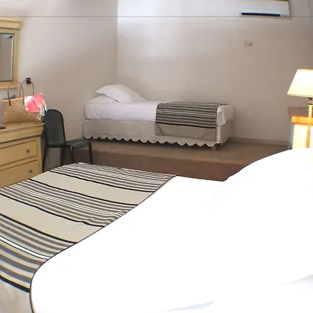 Отель Le Mariana Кальви