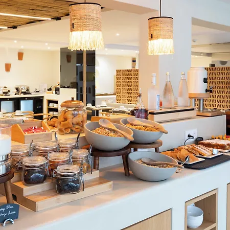 Le Mariana Отель 3*