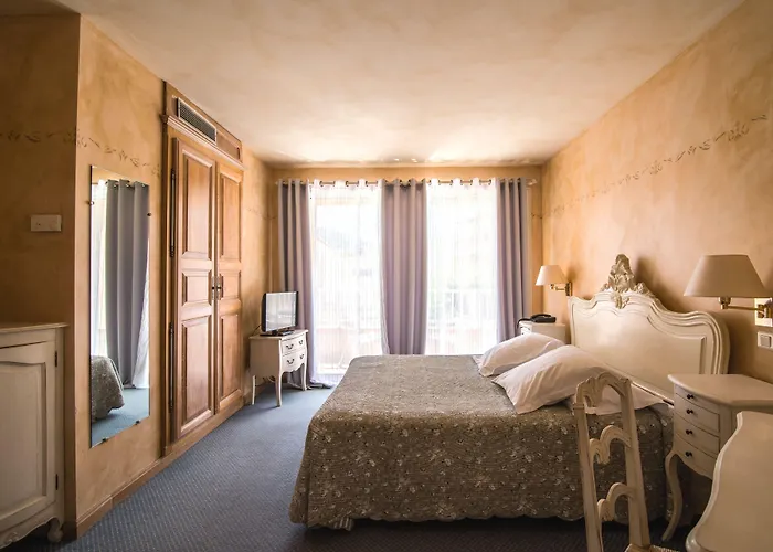 Le Mariana 3* Calvi (Corsica)